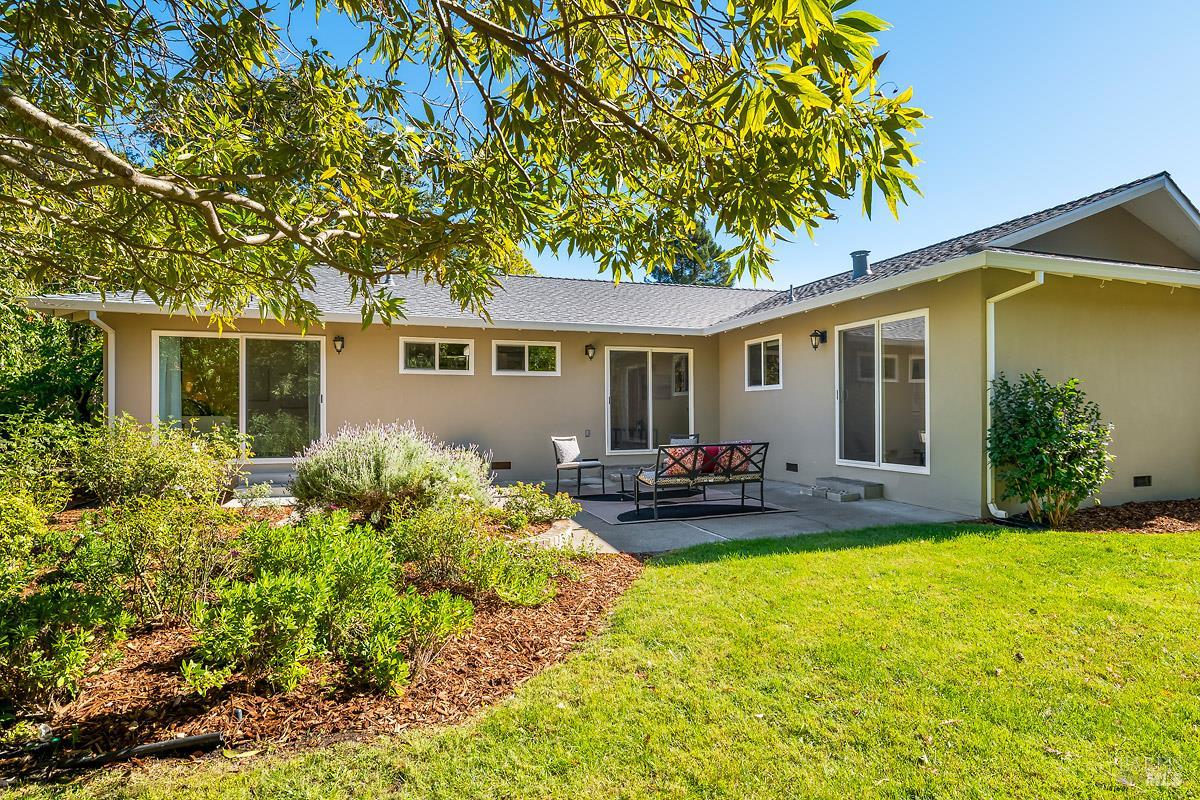 Detail Gallery Image 33 of 47 For 15 Betty Ln, Novato,  CA 94947 - 4 Beds | 2 Baths