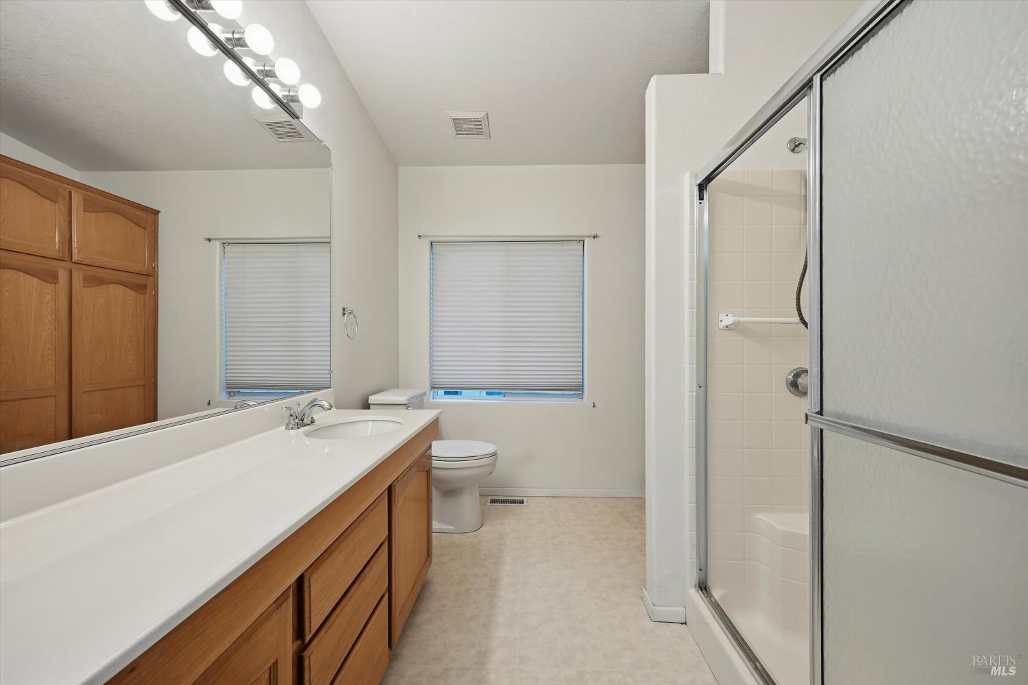 Detail Gallery Image 10 of 21 For 350 Walnut Dr, Lakeport,  CA 95453 - 2 Beds | 2 Baths