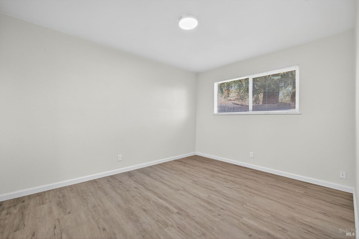 Detail Gallery Image 14 of 29 For 2597 Northcoast St, Santa Rosa,  CA 95403 - – Beds | – Baths