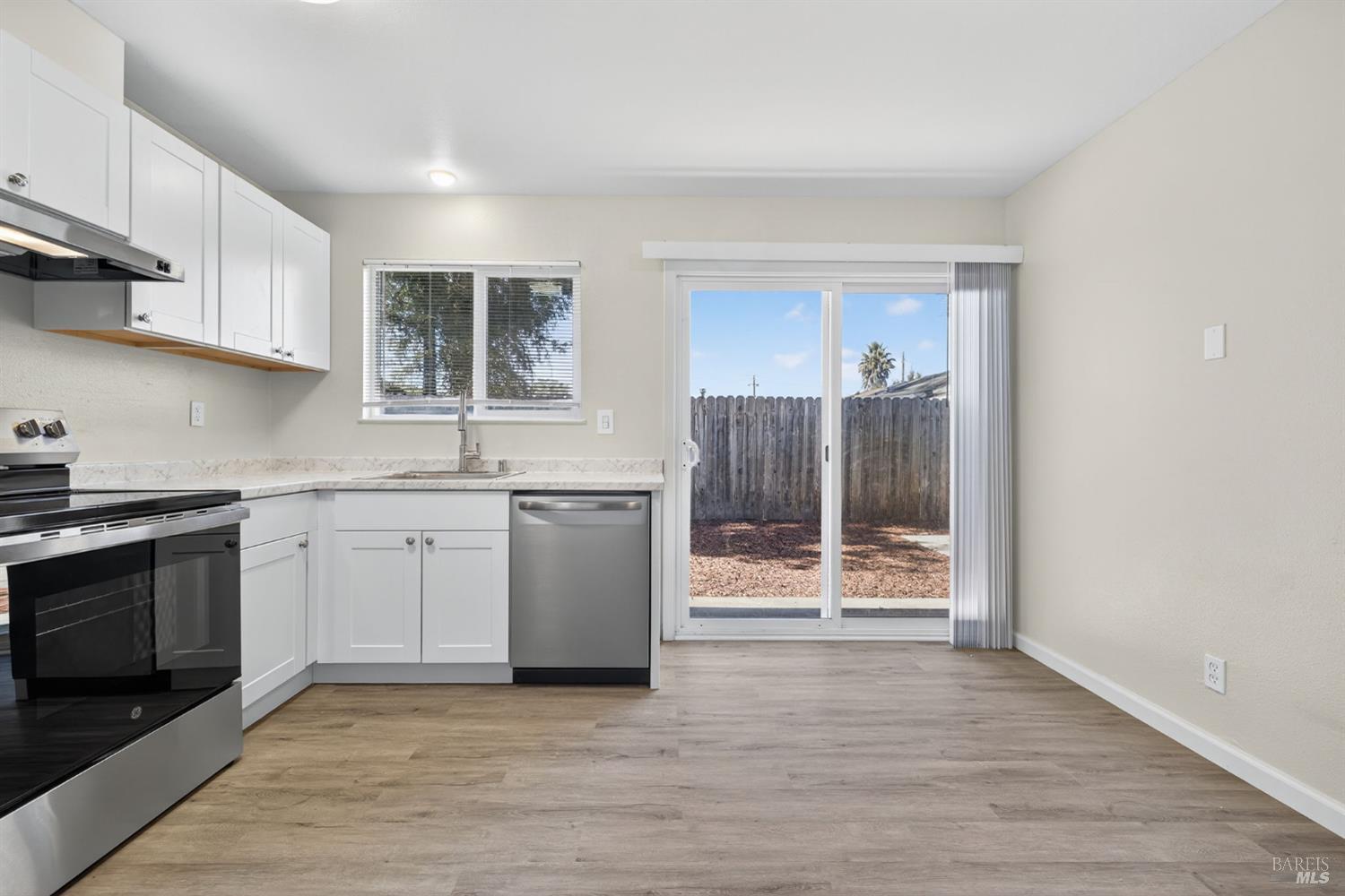 Detail Gallery Image 11 of 29 For 2597 Northcoast St, Santa Rosa,  CA 95403 - – Beds | – Baths