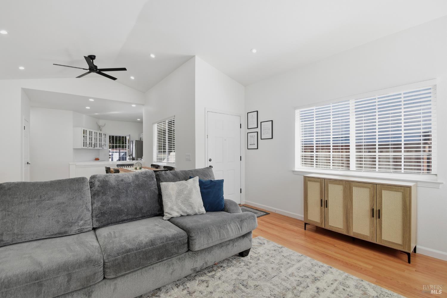 Detail Gallery Image 10 of 40 For 108 Oretsky Way, Cotati,  CA 94931 - 3 Beds | 2 Baths