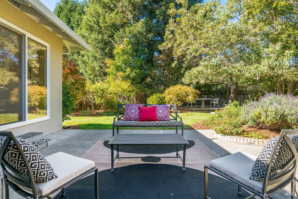 Detail Gallery Image 29 of 47 For 15 Betty Ln, Novato,  CA 94947 - 4 Beds | 2 Baths