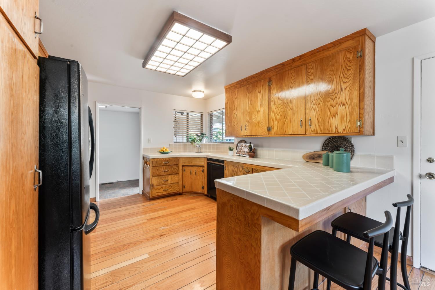 Detail Gallery Image 8 of 27 For 2470 Gina Dr, Napa,  CA 94558 - 4 Beds | 3 Baths