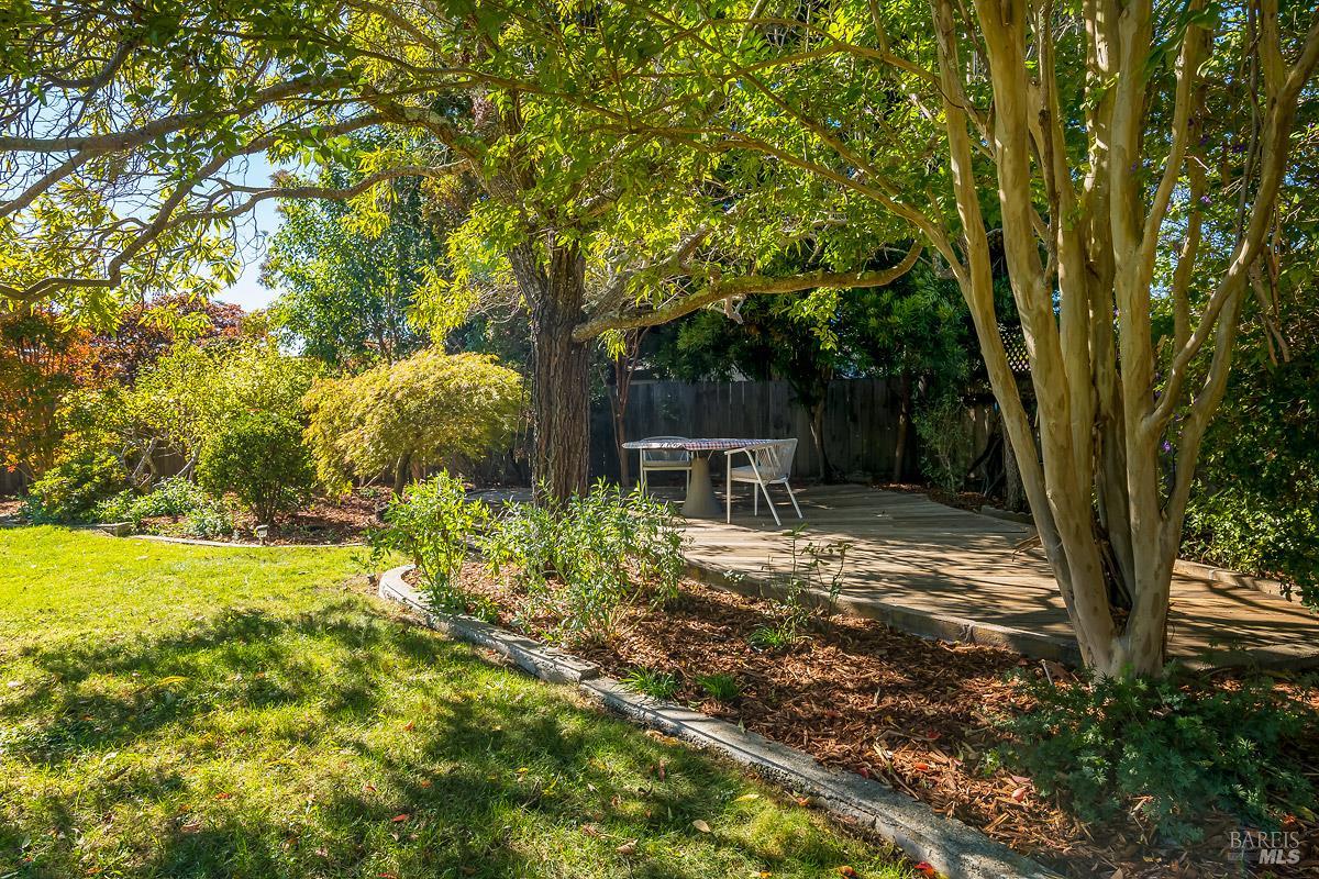 Detail Gallery Image 40 of 47 For 15 Betty Ln, Novato,  CA 94947 - 4 Beds | 2 Baths