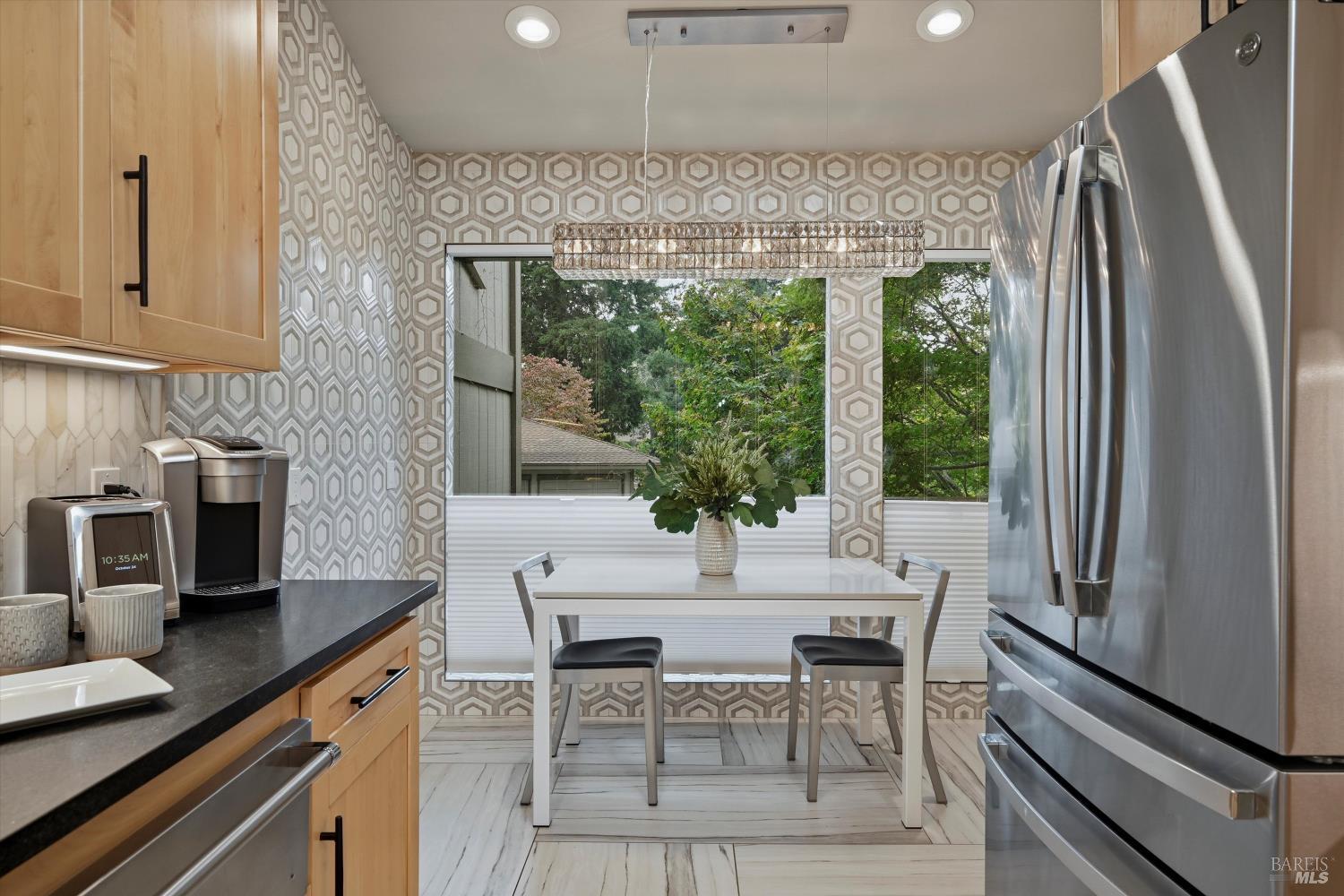 Detail Gallery Image 10 of 40 For 117 Milliken Creek Dr, Napa,  CA 94558 - 4 Beds | 3/1 Baths