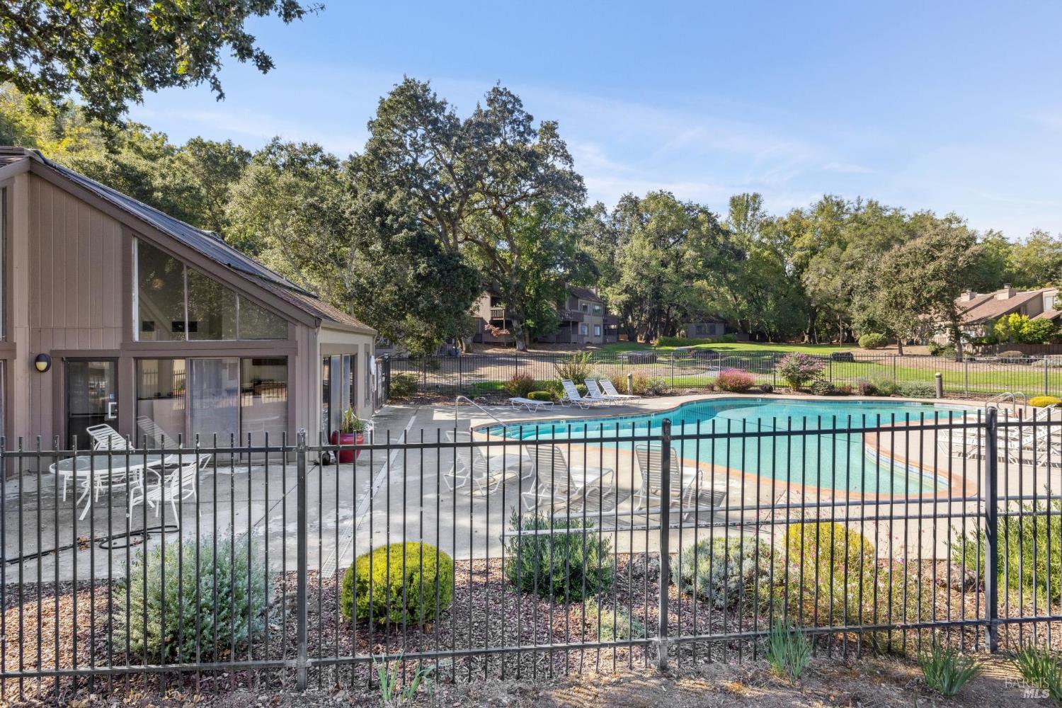 Detail Gallery Image 29 of 33 For 106 Indian Way, Novato,  CA 94949 - 3 Beds | 2 Baths