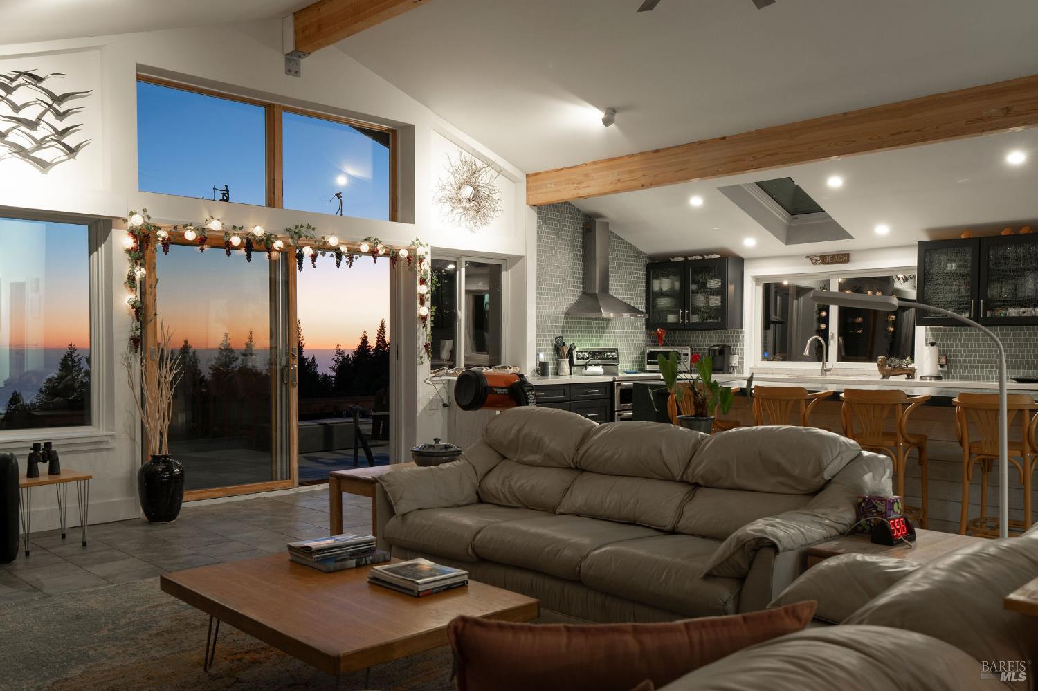 Detail Gallery Image 8 of 49 For 44801 Fish Rock Rd, Gualala,  CA 95445 - 3 Beds | 3 Baths