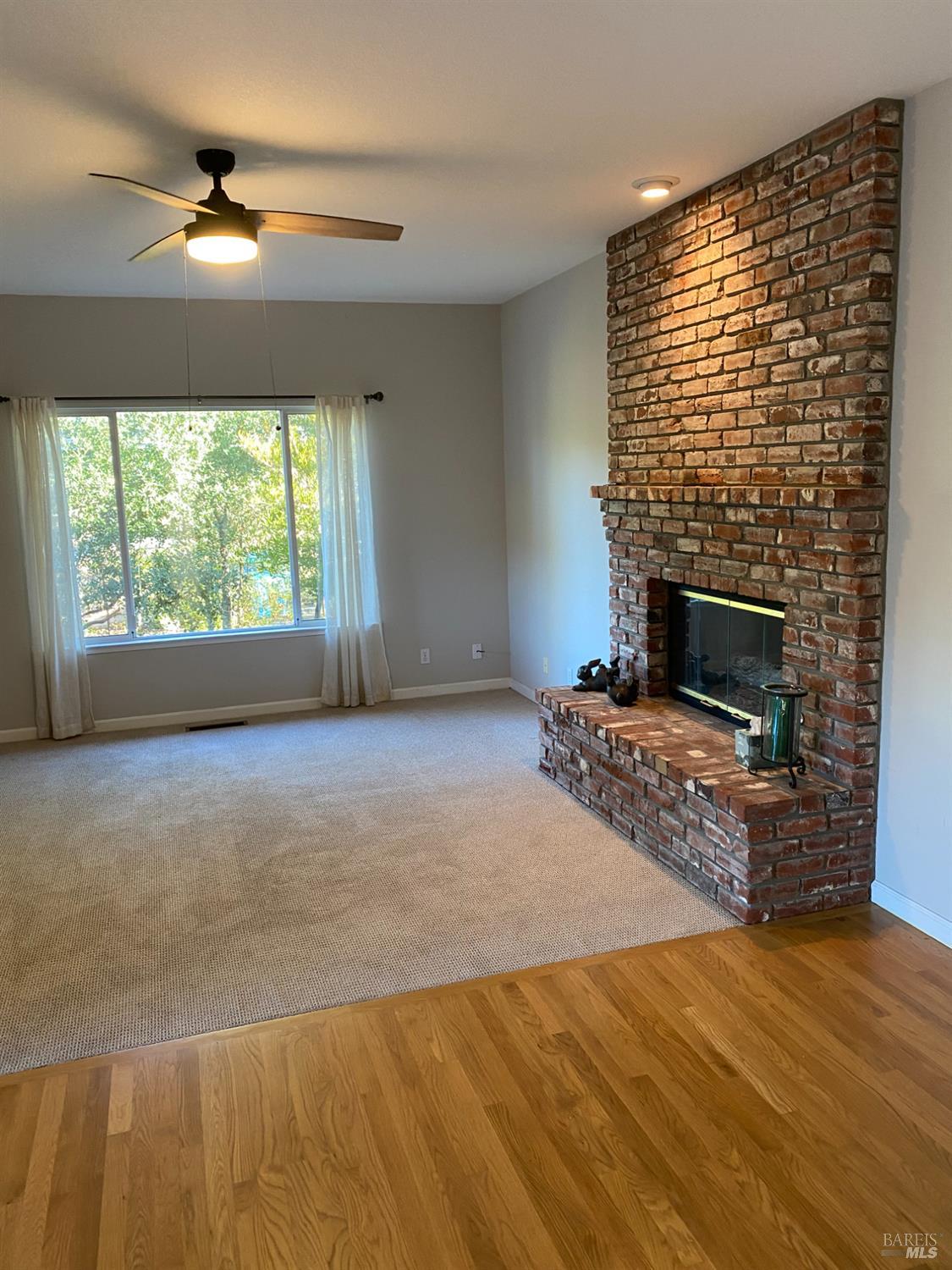 Detail Gallery Image 4 of 15 For 6261 Meadowstone Dr, Santa Rosa,  CA 95409 - 3 Beds | 2 Baths