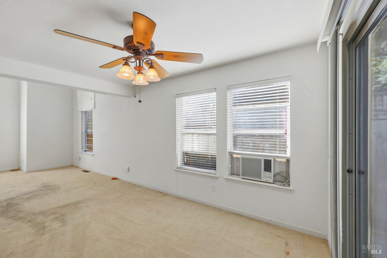 Detail Gallery Image 14 of 43 For 1617 Gamay St, Santa Rosa,  CA 95403 - 4 Beds | 3 Baths