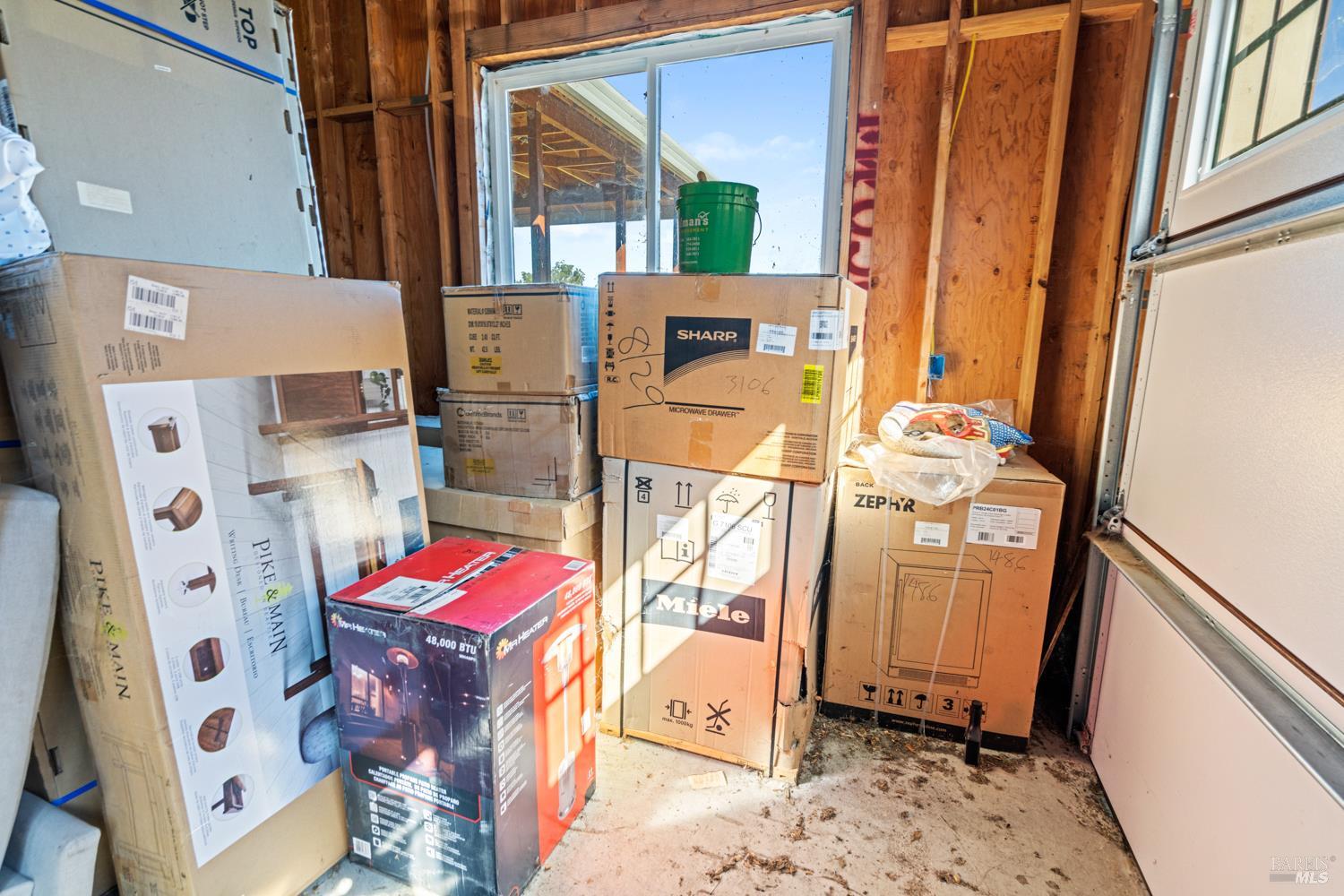 Detail Gallery Image 29 of 85 For 487 Ormsby Ln, Petaluma,  CA 94954 - 3 Beds | 2/1 Baths