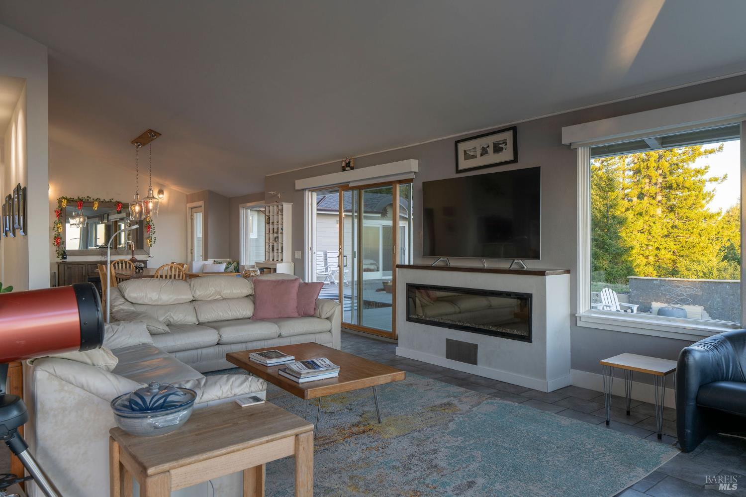 Detail Gallery Image 28 of 49 For 44801 Fish Rock Rd, Gualala,  CA 95445 - 3 Beds | 3 Baths