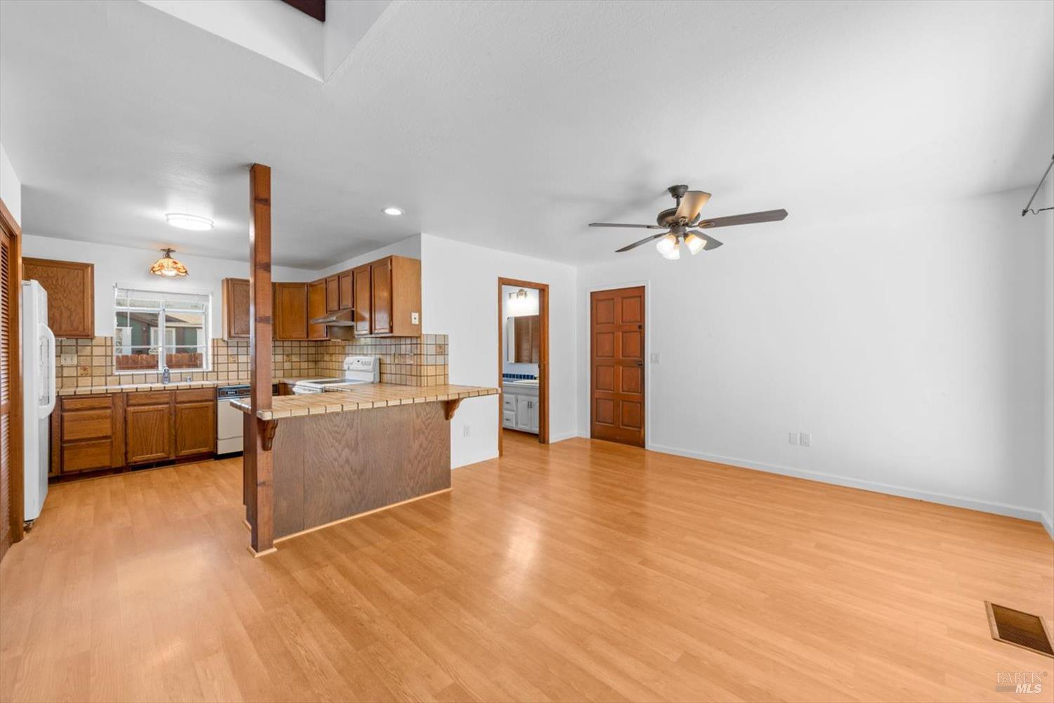 Detail Gallery Image 13 of 60 For 1017 Headlands Dr, Napa,  CA 94558 - 3 Beds | 2 Baths