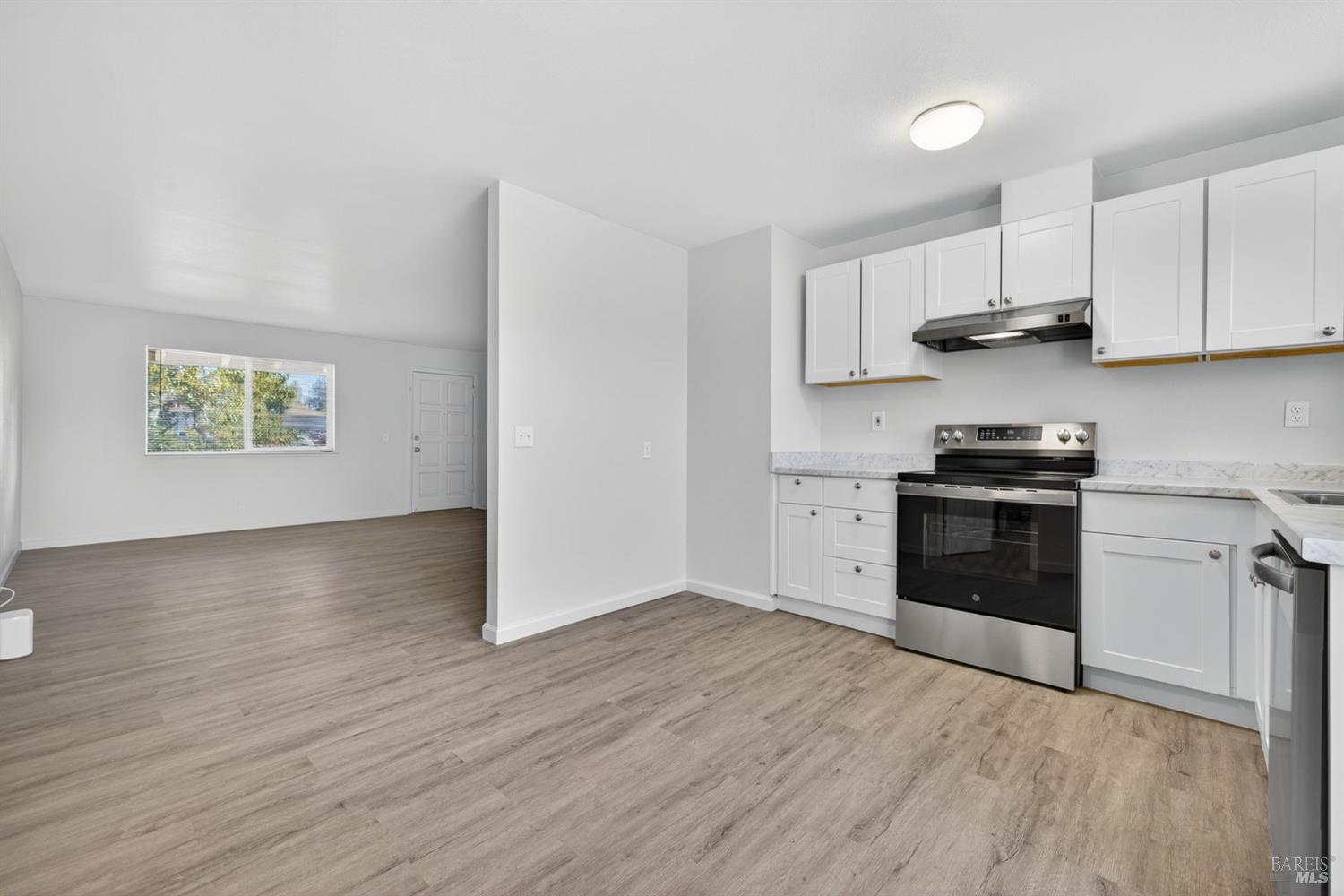 Detail Gallery Image 10 of 29 For 2597 Northcoast St, Santa Rosa,  CA 95403 - – Beds | – Baths