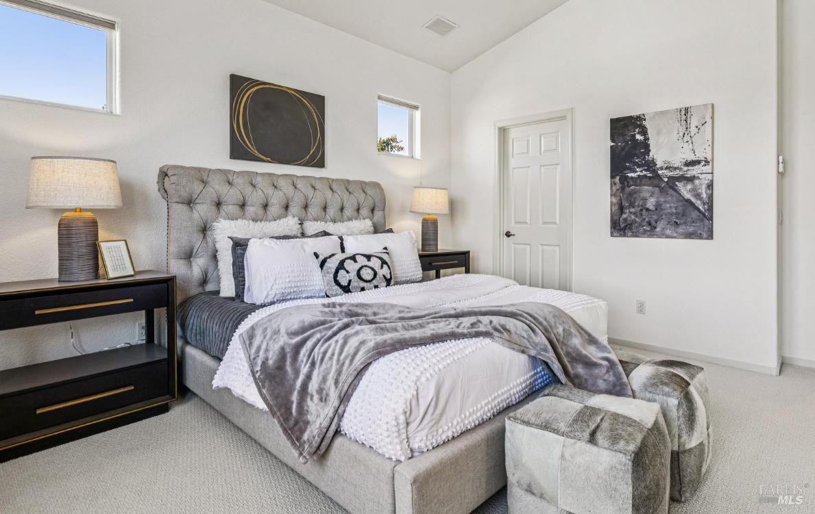 Detail Gallery Image 7 of 19 For 1971 Lansdowne Way, Petaluma,  CA 94954 - 4 Beds | 3 Baths