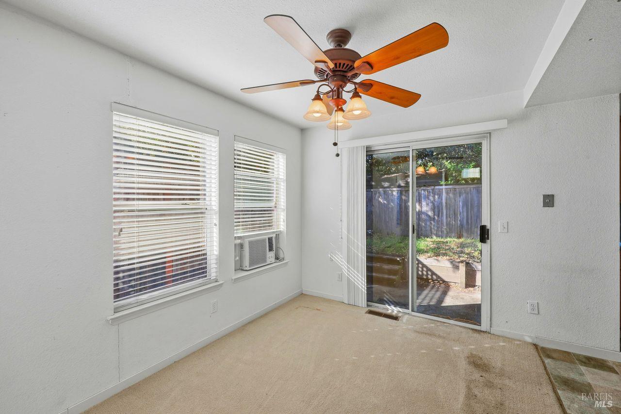 Detail Gallery Image 15 of 43 For 1617 Gamay St, Santa Rosa,  CA 95403 - 4 Beds | 3 Baths