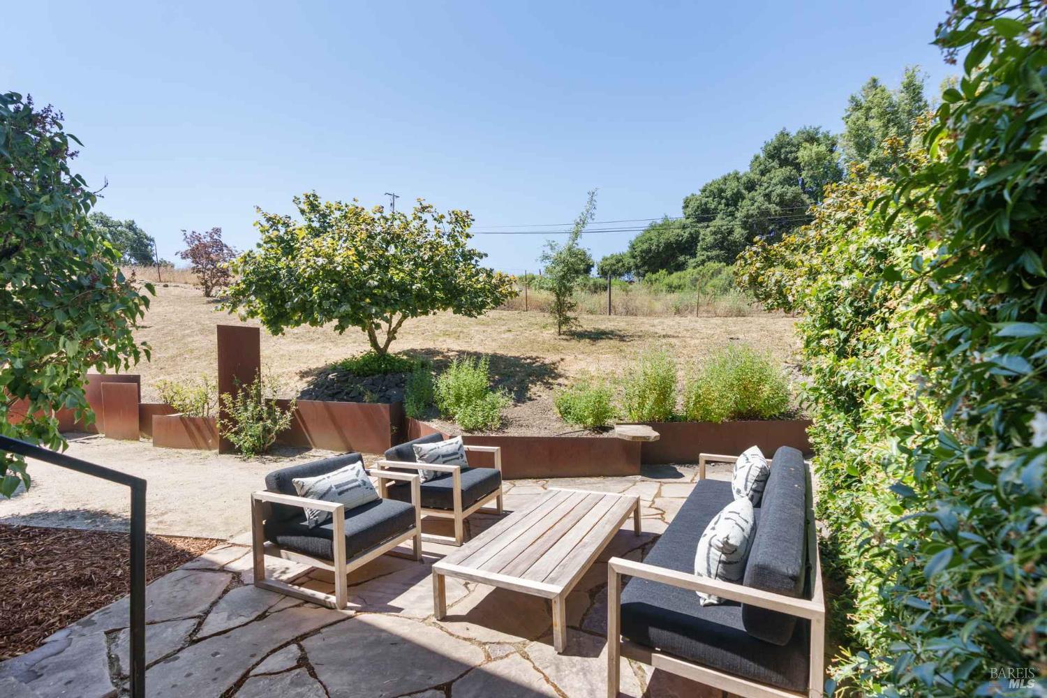 Detail Gallery Image 30 of 35 For 1250 Partrick Rd, Napa,  CA 94558 - 6 Beds | 4 Baths