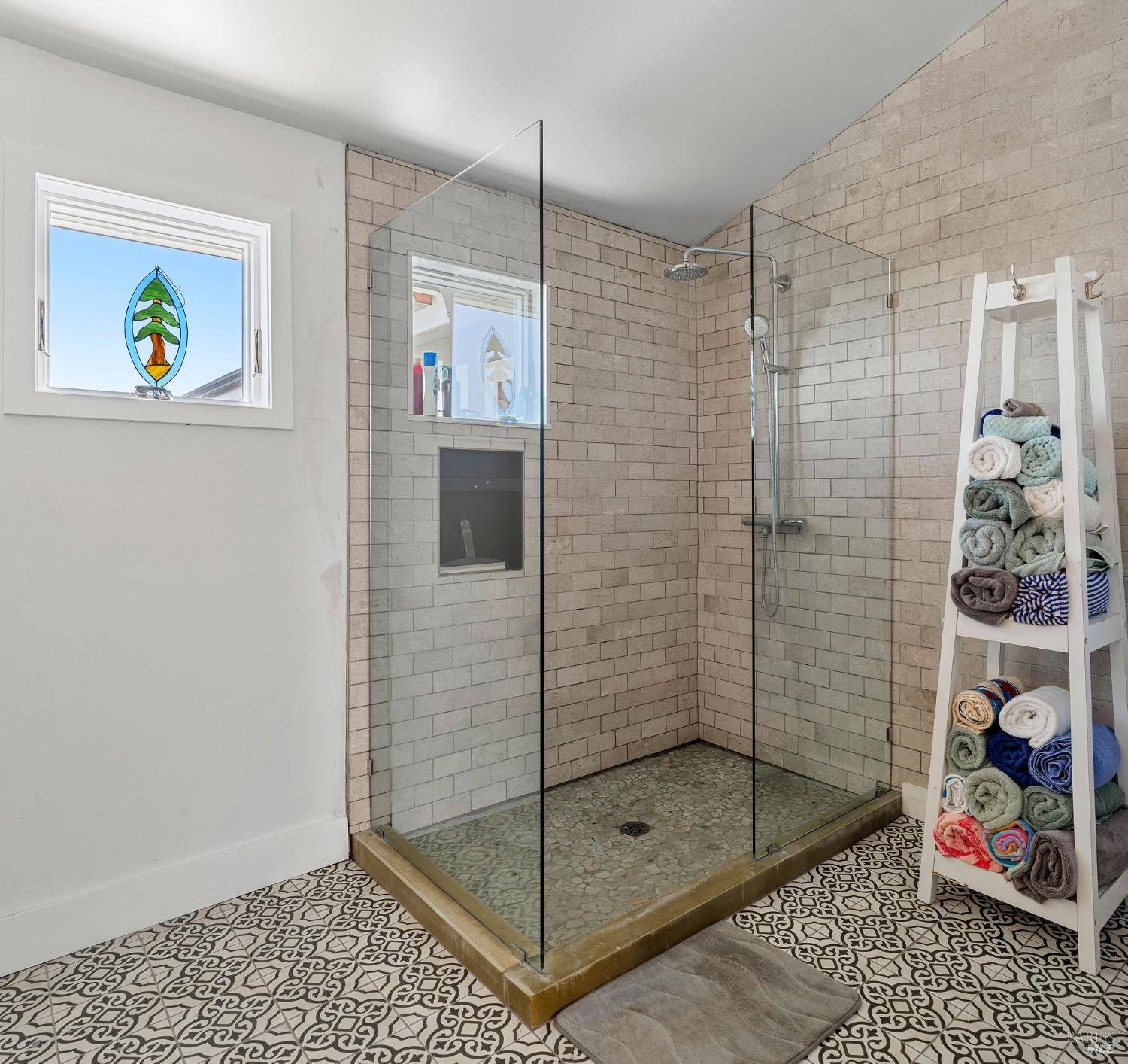 Detail Gallery Image 13 of 49 For 44801 Fish Rock Rd, Gualala,  CA 95445 - 3 Beds | 3 Baths