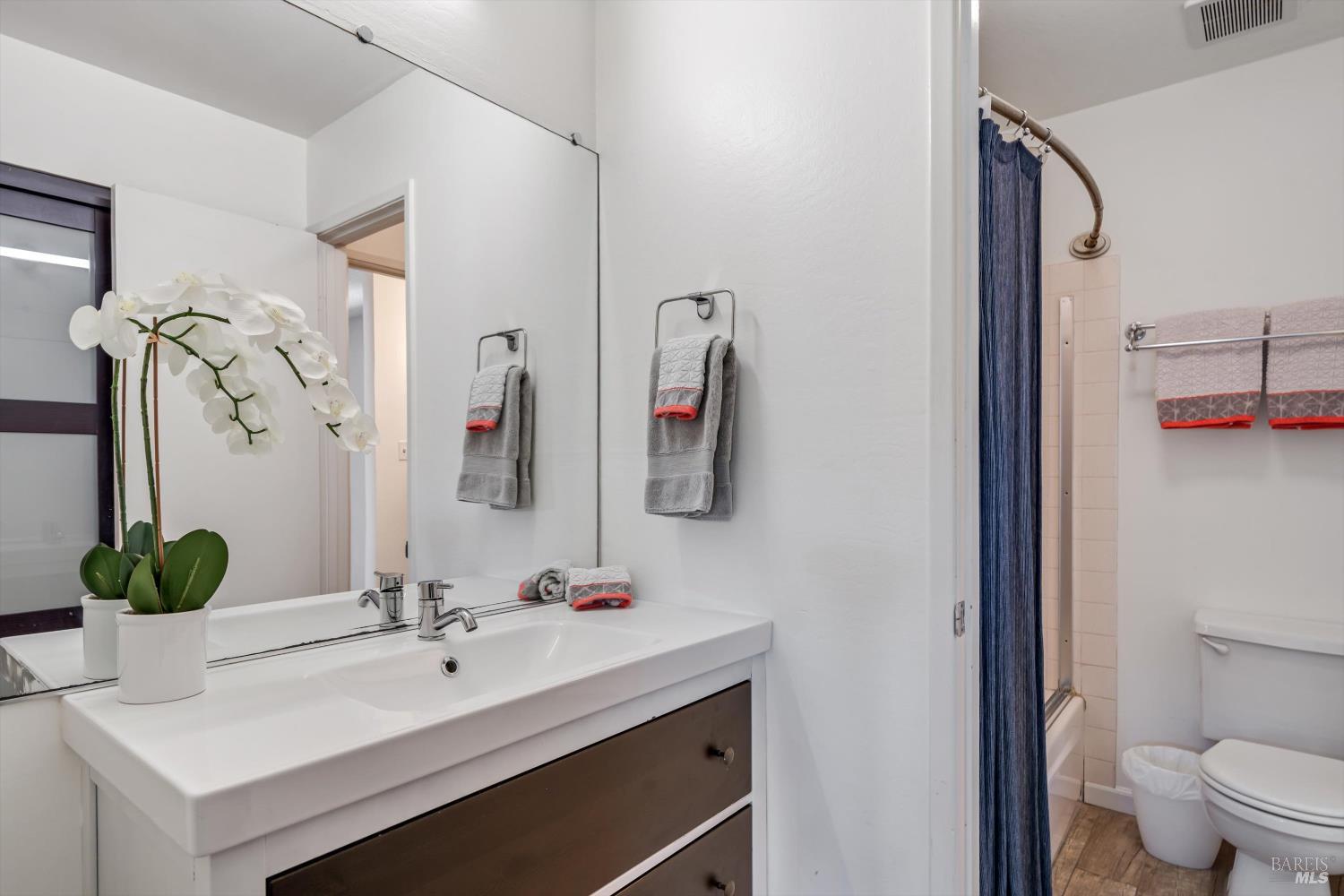 Detail Gallery Image 10 of 25 For 3476 Shelter Creek Dr, Napa,  CA 94558 - 2 Beds | 1/1 Baths