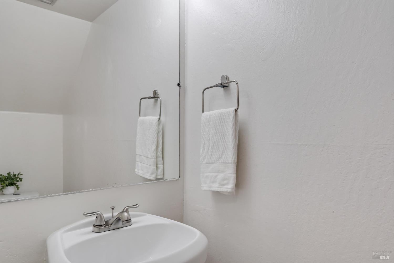 Detail Gallery Image 6 of 25 For 3476 Shelter Creek Dr, Napa,  CA 94558 - 2 Beds | 1/1 Baths