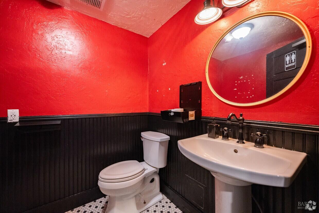 Detail Gallery Image 14 of 18 For 6957 Sebastopol Ave, Sebastopol,  CA 95472 - – Beds | – Baths