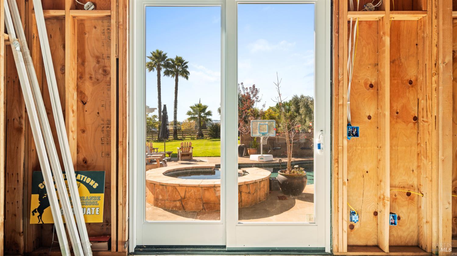 Detail Gallery Image 26 of 85 For 487 Ormsby Ln, Petaluma,  CA 94954 - 3 Beds | 2/1 Baths