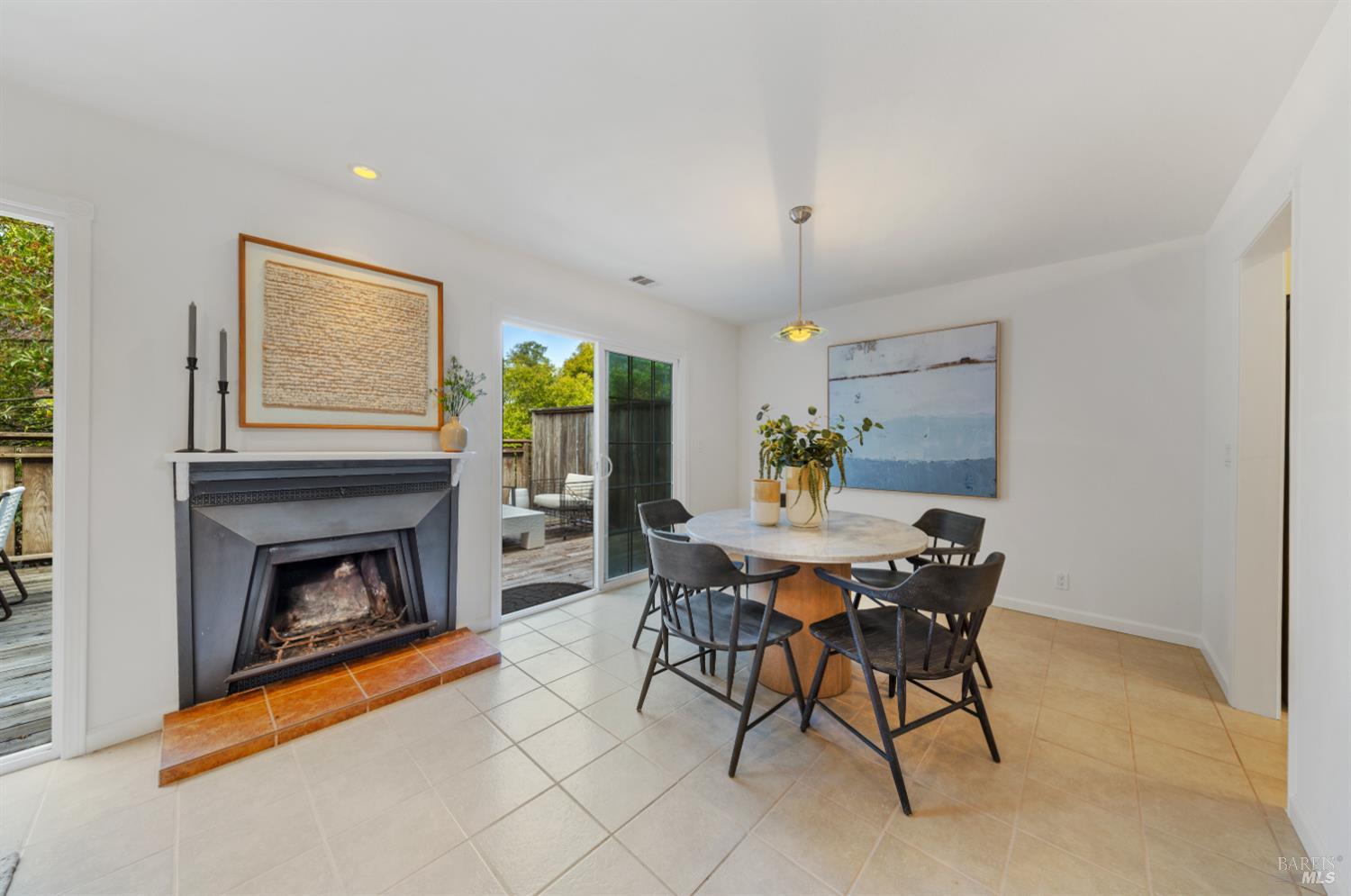 Detail Gallery Image 10 of 29 For 14 Mariner Green Dr, Corte Madera,  CA 94925 - 3 Beds | 2/1 Baths