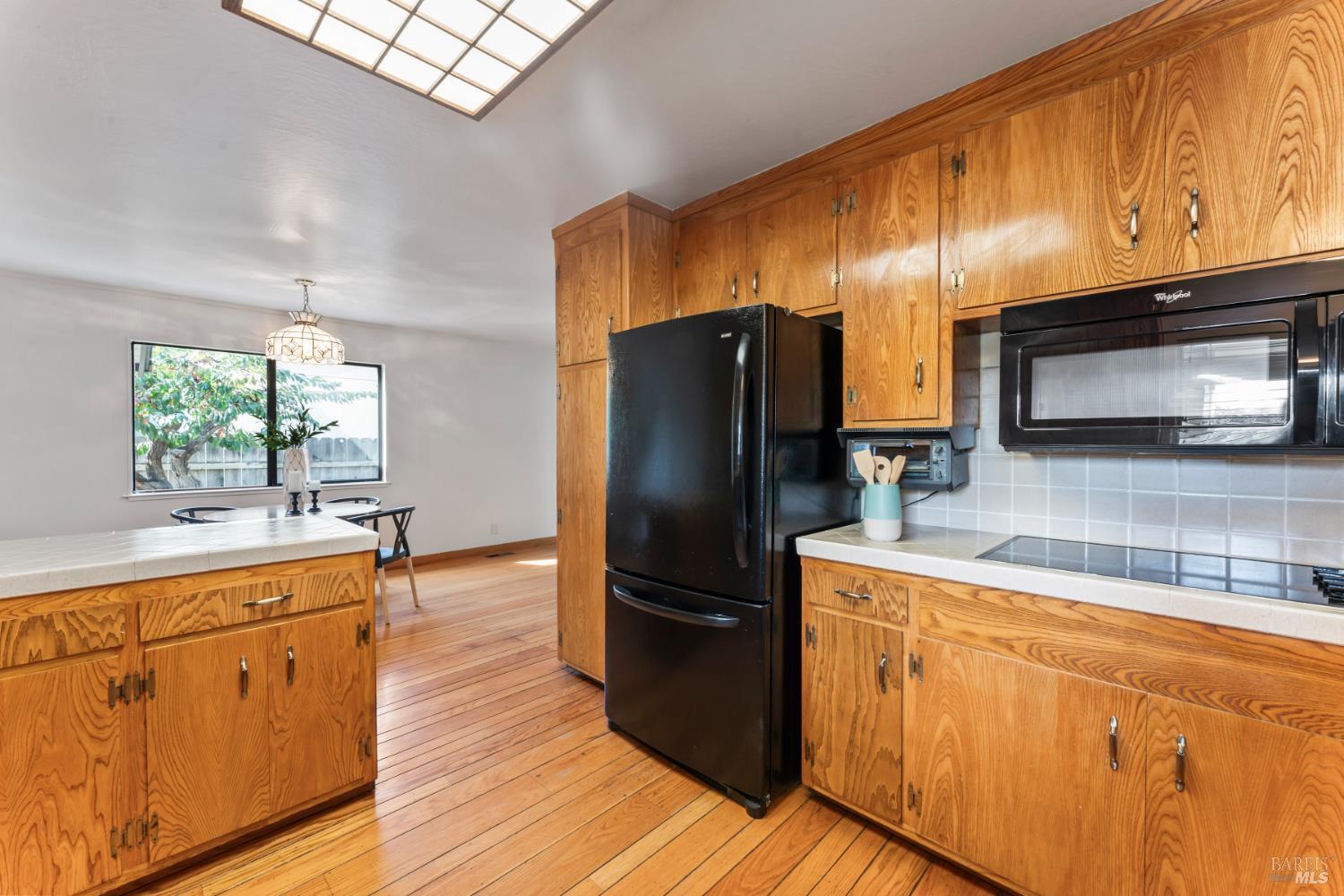 Detail Gallery Image 11 of 27 For 2470 Gina Dr, Napa,  CA 94558 - 4 Beds | 3 Baths