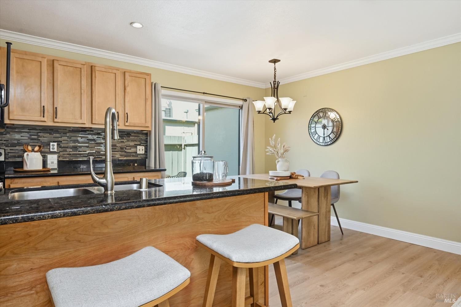 Detail Gallery Image 6 of 32 For 1072 Marina Dr, Napa,  CA 94559 - 2 Beds | 1/1 Baths