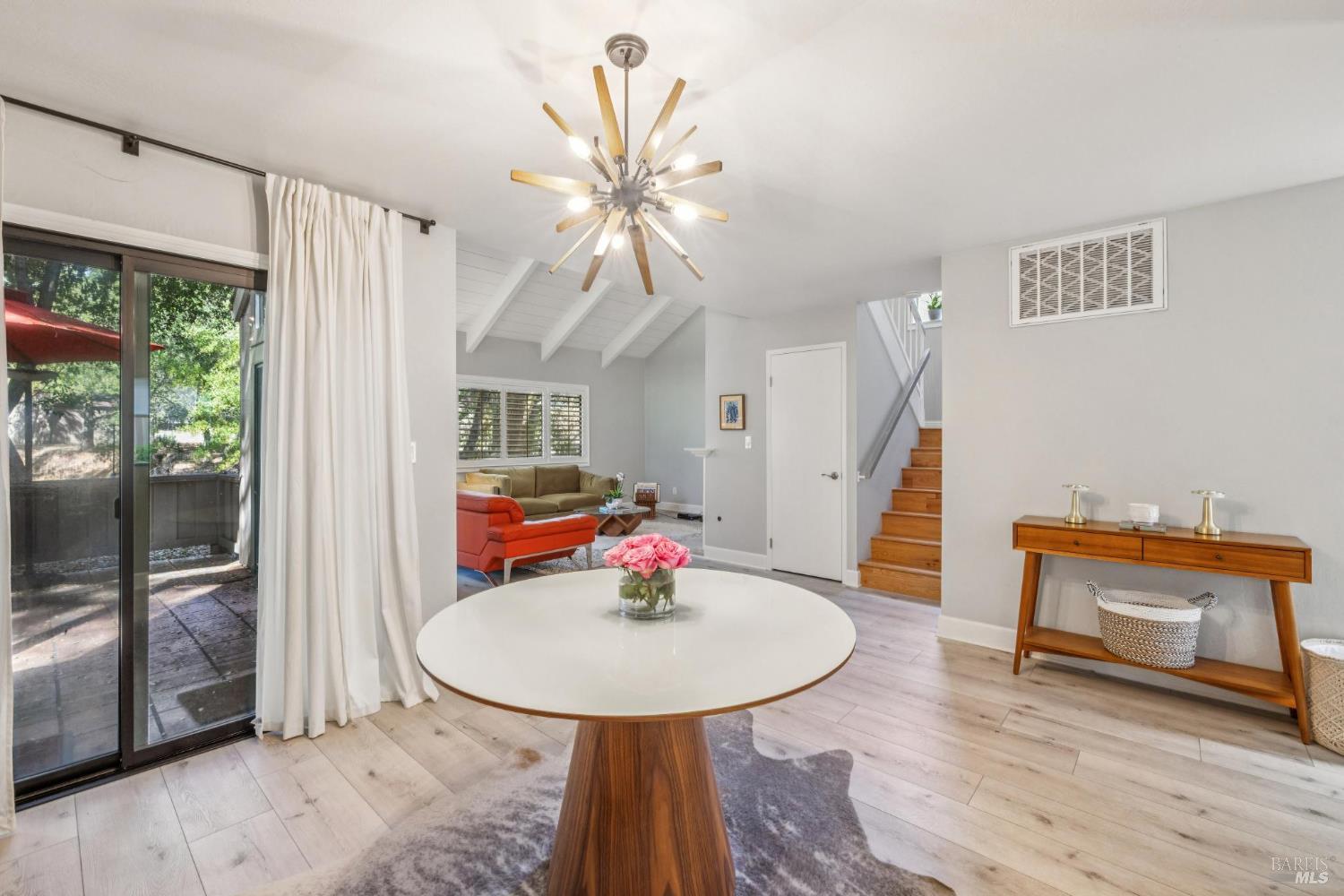 Detail Gallery Image 14 of 33 For 106 Indian Way, Novato,  CA 94949 - 3 Beds | 2 Baths