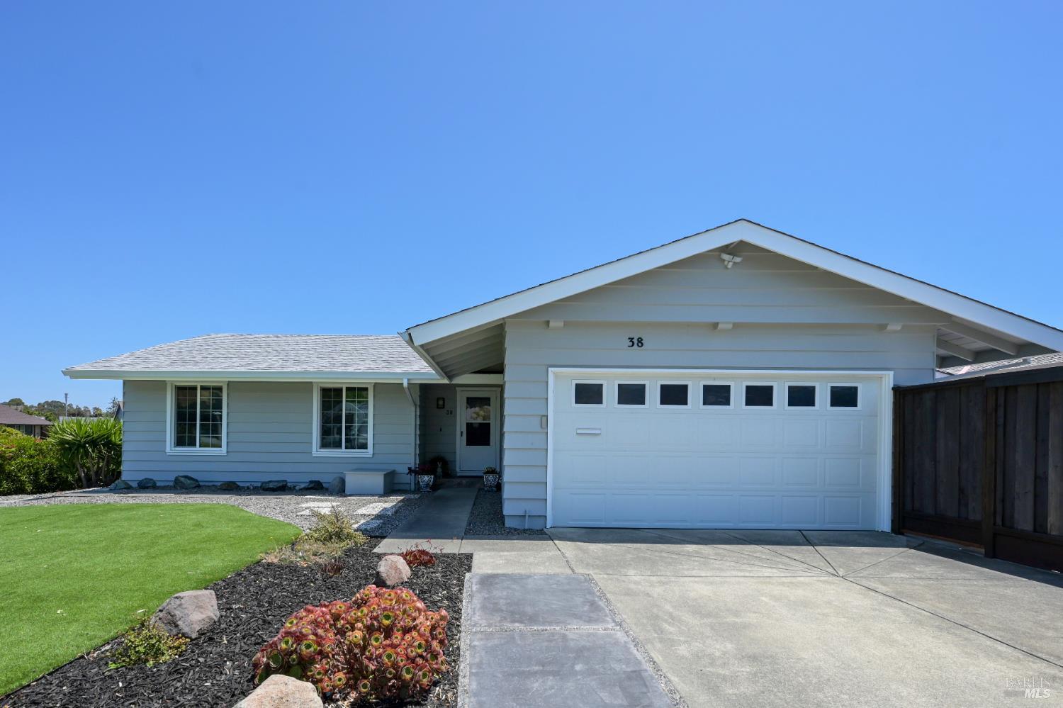 Detail Gallery Image 29 of 29 For 38 San Ramon Way, Novato,  CA 94945 - 3 Beds | 2 Baths