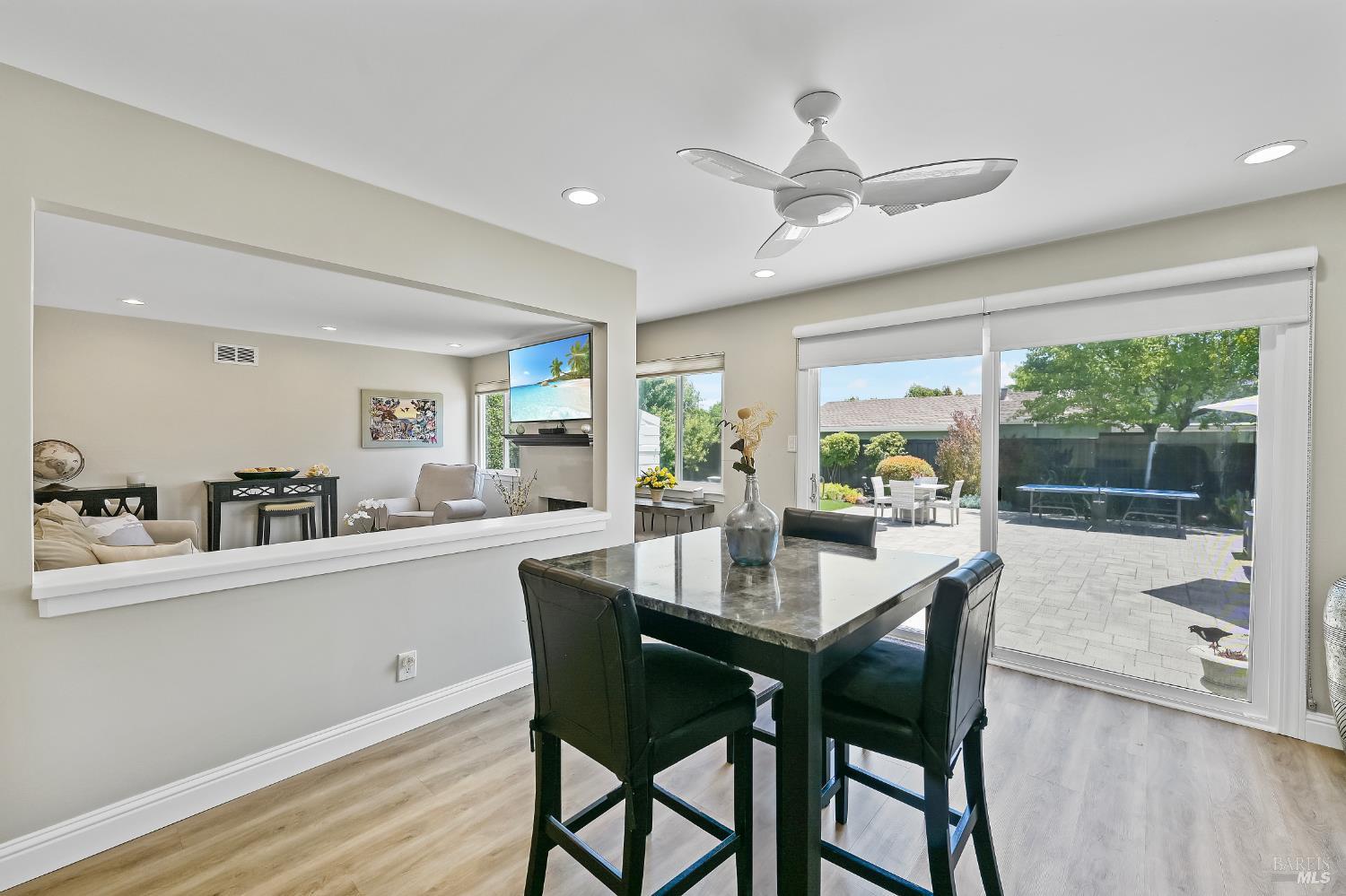 Detail Gallery Image 13 of 29 For 38 San Ramon Way, Novato,  CA 94945 - 3 Beds | 2 Baths