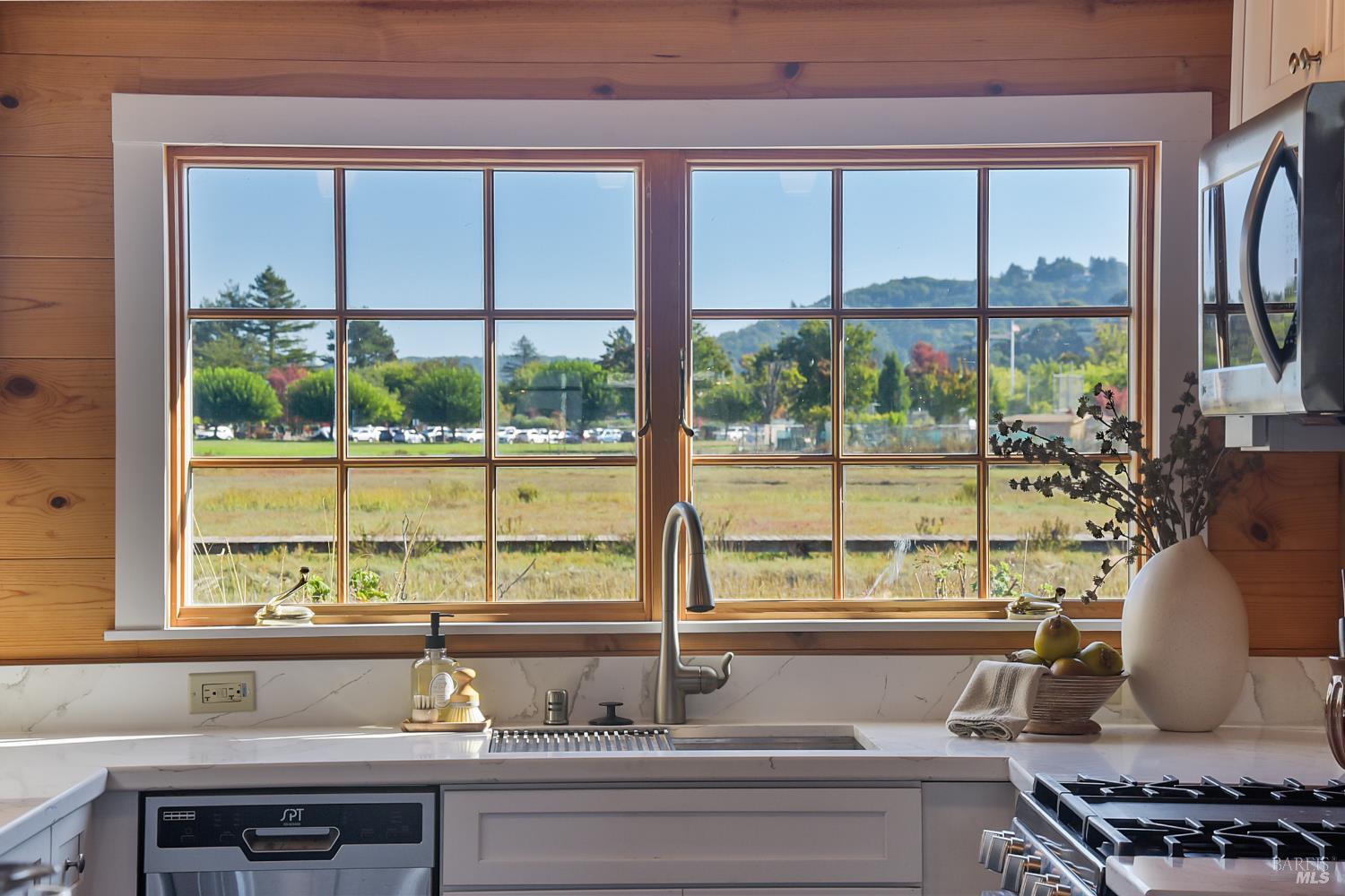 Detail Gallery Image 12 of 33 For 24 Boardwalk One Unkn, Larkspur,  CA 94939 - 2 Beds | 1 Baths