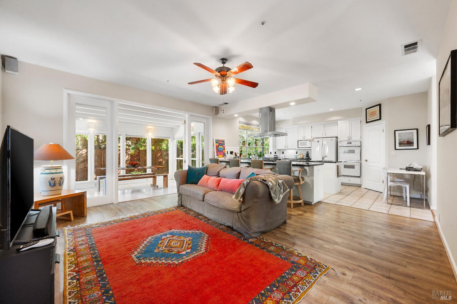 Detail Gallery Image 11 of 26 For 9 Emperor Ct, Napa,  CA 94558 - 4 Beds | 2/1 Baths