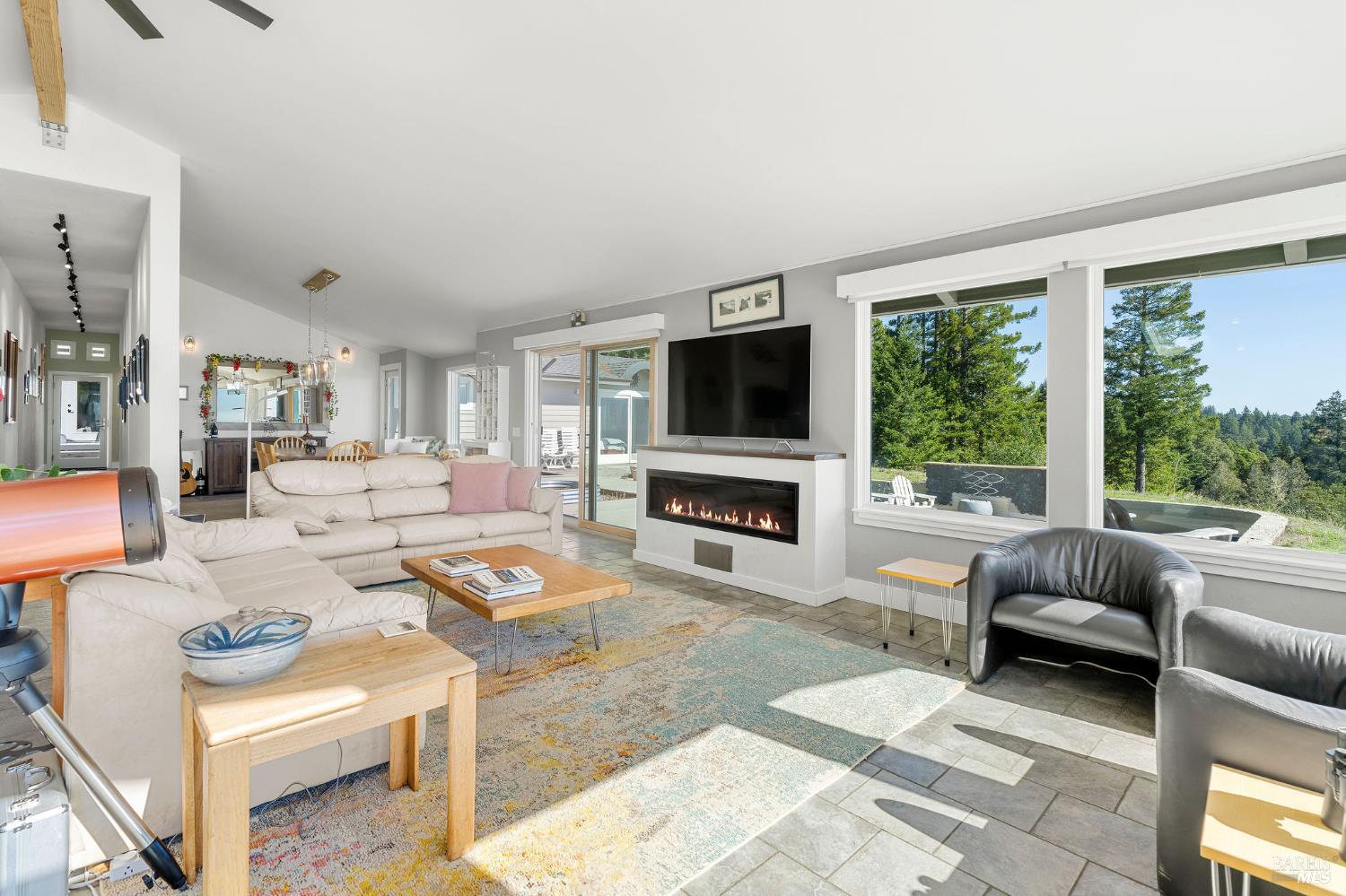 Detail Gallery Image 7 of 49 For 44801 Fish Rock Rd, Gualala,  CA 95445 - 3 Beds | 3 Baths