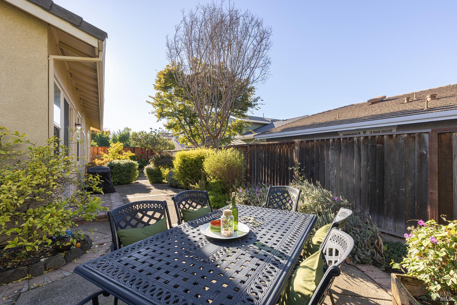 Detail Gallery Image 34 of 38 For 4 Firefly Ln, Napa,  CA 94558 - 3 Beds | 2 Baths