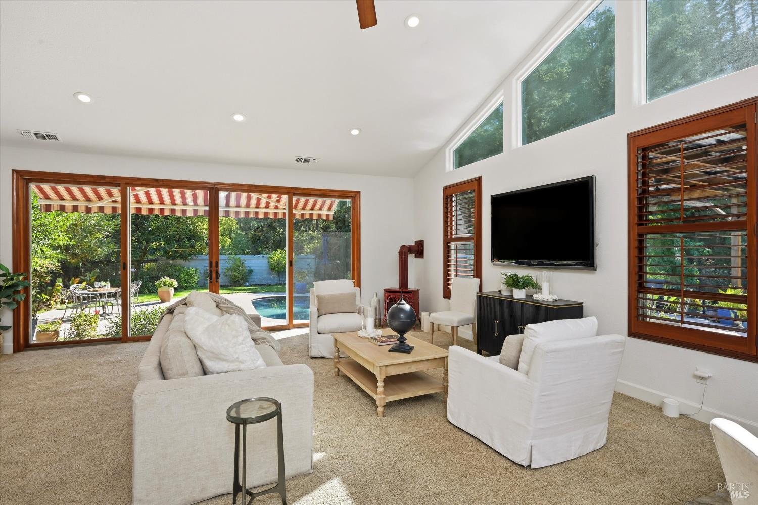 Detail Gallery Image 5 of 60 For 5251 Dry Creek Rd, Napa,  CA 94558 - 2 Beds | 2 Baths