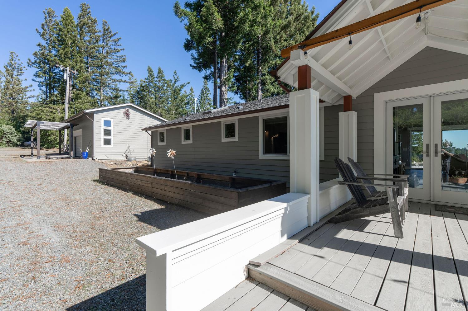 Detail Gallery Image 20 of 49 For 44801 Fish Rock Rd, Gualala,  CA 95445 - 3 Beds | 3 Baths