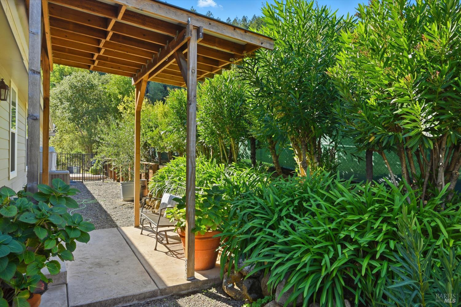 Detail Gallery Image 20 of 60 For 5251 Dry Creek Rd, Napa,  CA 94558 - 2 Beds | 2 Baths