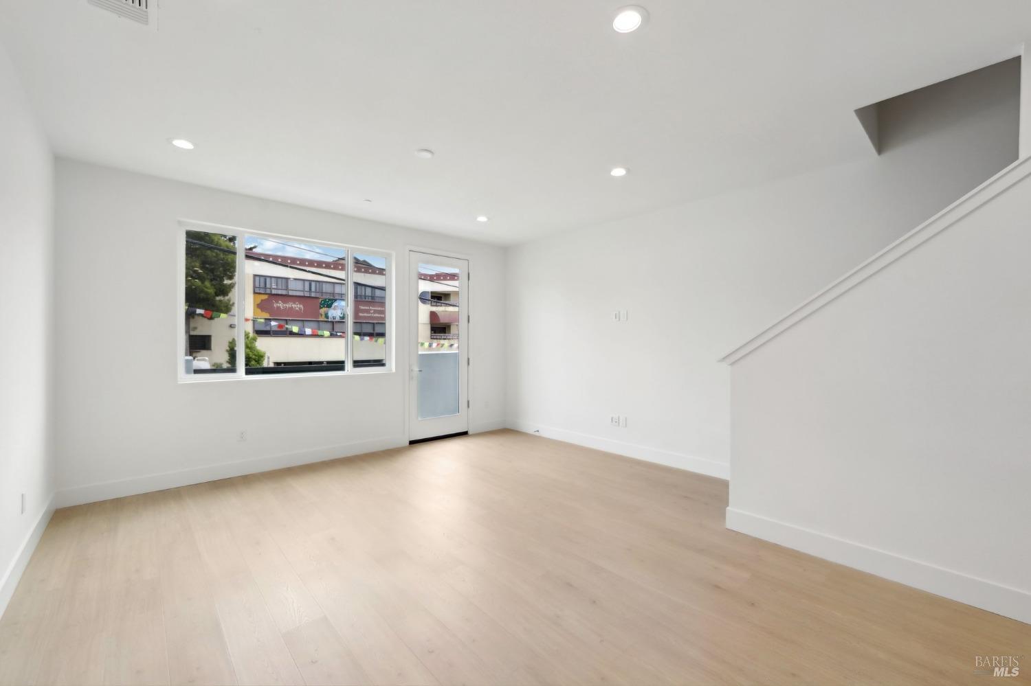 Detail Gallery Image 7 of 33 For 5199 Dalai Lama Ave, Richmond,  CA 94804 - 4 Beds | 4 Baths