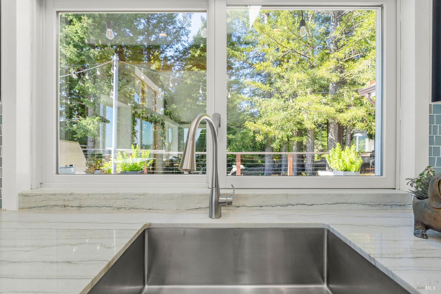 Detail Gallery Image 40 of 49 For 44801 Fish Rock Rd, Gualala,  CA 95445 - 3 Beds | 3 Baths