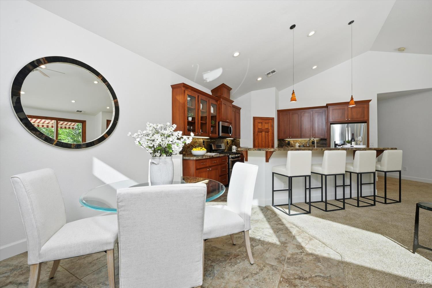 Detail Gallery Image 10 of 60 For 5251 Dry Creek Rd, Napa,  CA 94558 - 2 Beds | 2 Baths