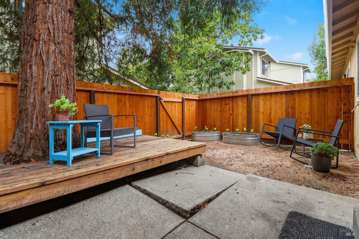 Detail Gallery Image 25 of 27 For 125 Acorn Dr, Petaluma,  CA 94952 - 2 Beds | 1/1 Baths