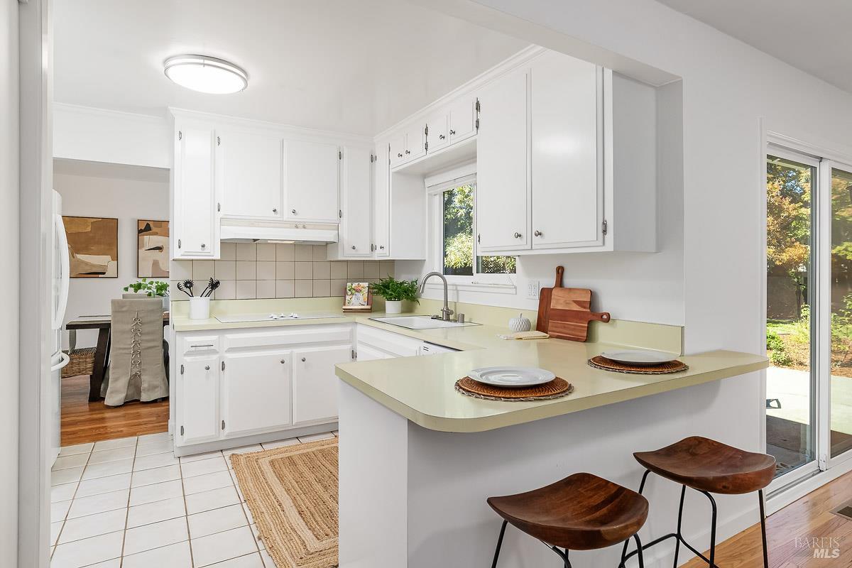 Detail Gallery Image 13 of 47 For 15 Betty Ln, Novato,  CA 94947 - 4 Beds | 2 Baths