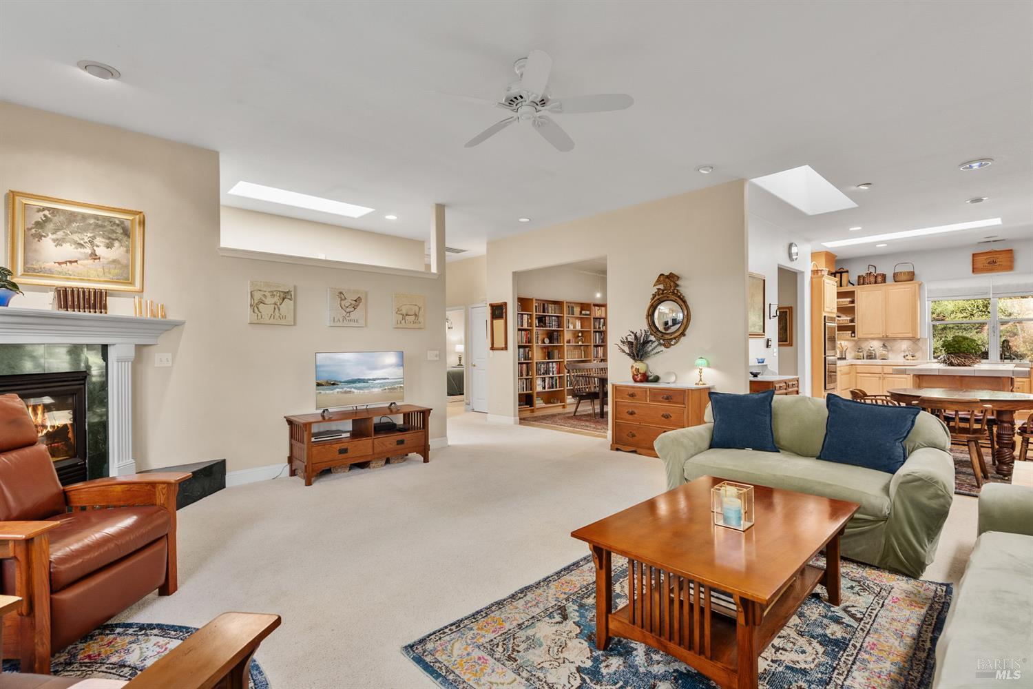 Detail Gallery Image 8 of 48 For 1885 Los Olivos Rd, Santa Rosa,  CA 95404 - 4 Beds | 3/1 Baths