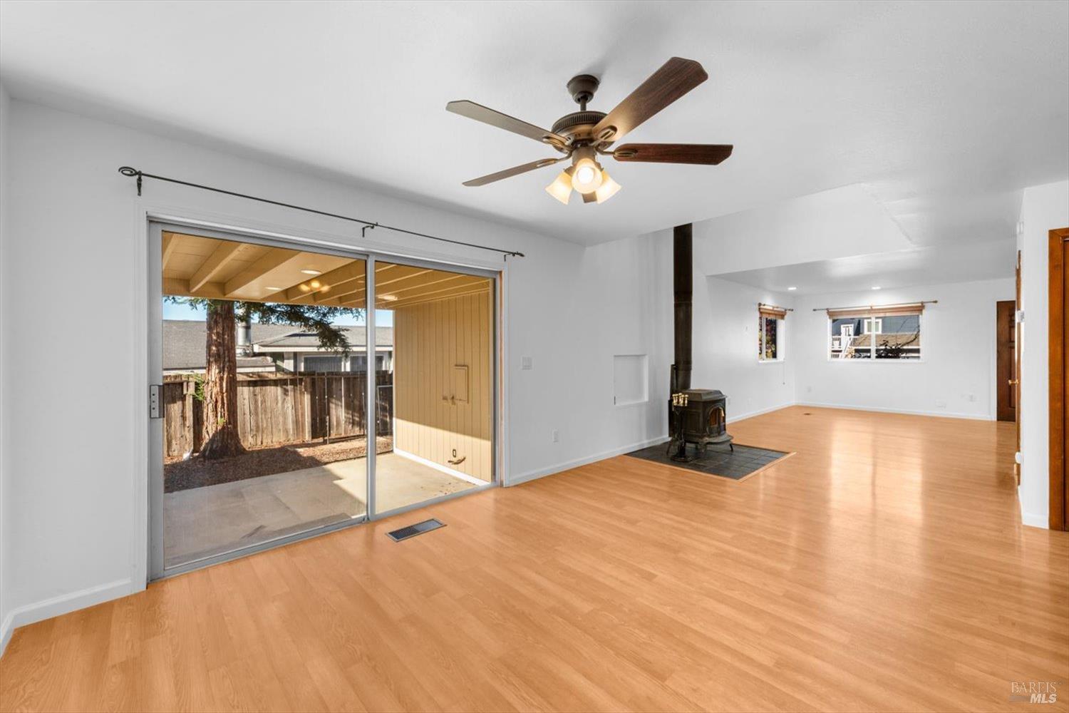 Detail Gallery Image 14 of 60 For 1017 Headlands Dr, Napa,  CA 94558 - 3 Beds | 2 Baths