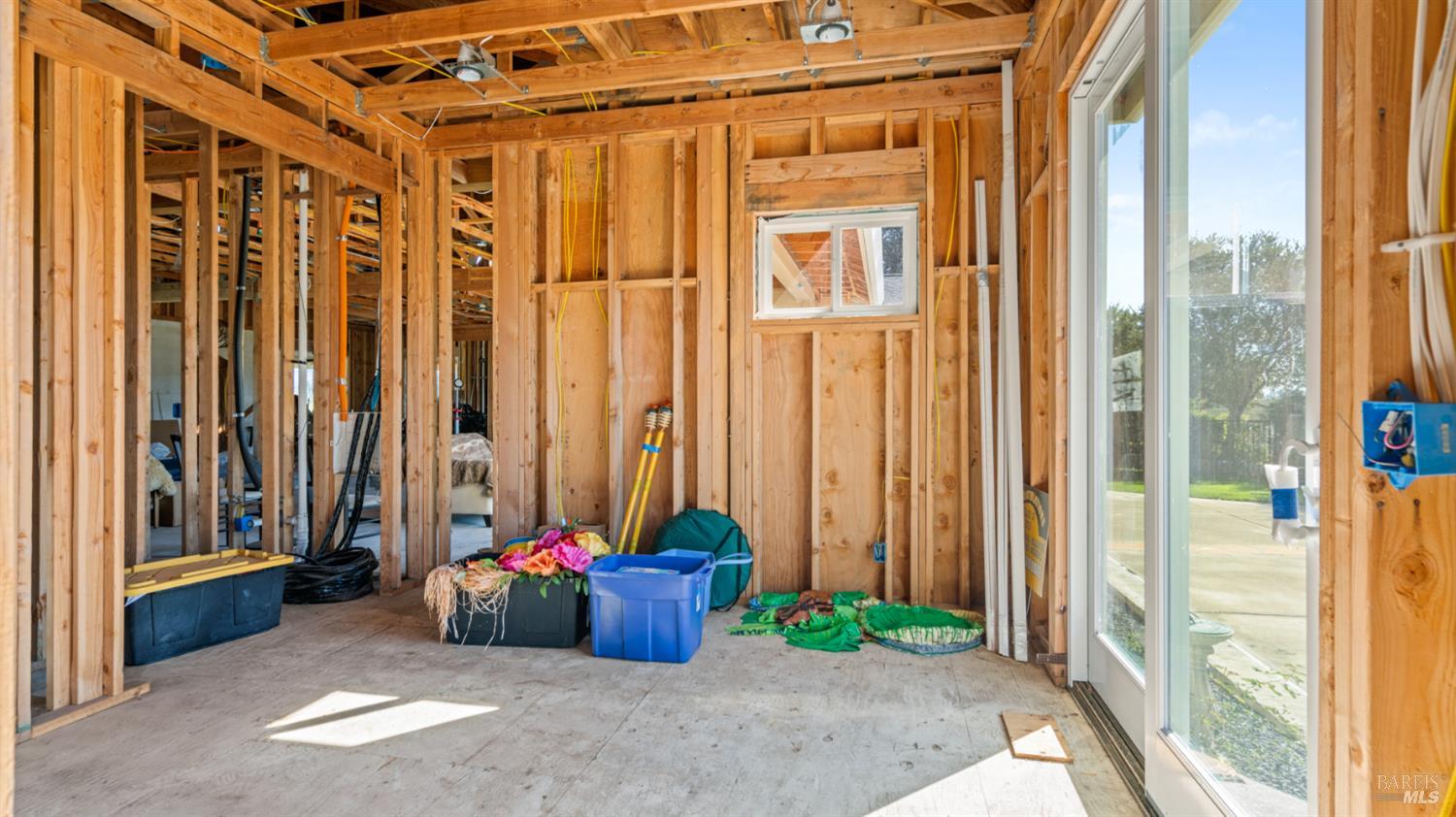 Detail Gallery Image 24 of 85 For 487 Ormsby Ln, Petaluma,  CA 94954 - 3 Beds | 2/1 Baths