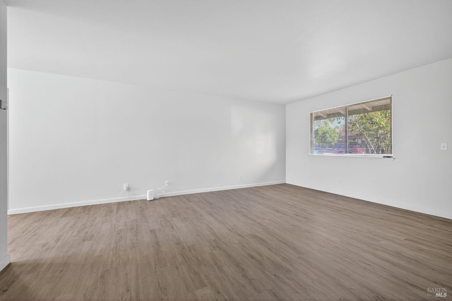 Detail Gallery Image 6 of 29 For 2597 Northcoast St, Santa Rosa,  CA 95403 - – Beds | – Baths