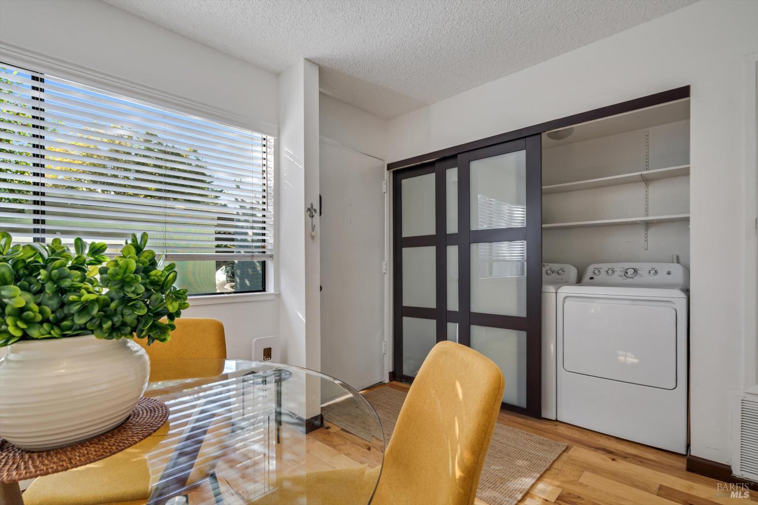 Detail Gallery Image 5 of 25 For 3476 Shelter Creek Dr, Napa,  CA 94558 - 2 Beds | 1/1 Baths