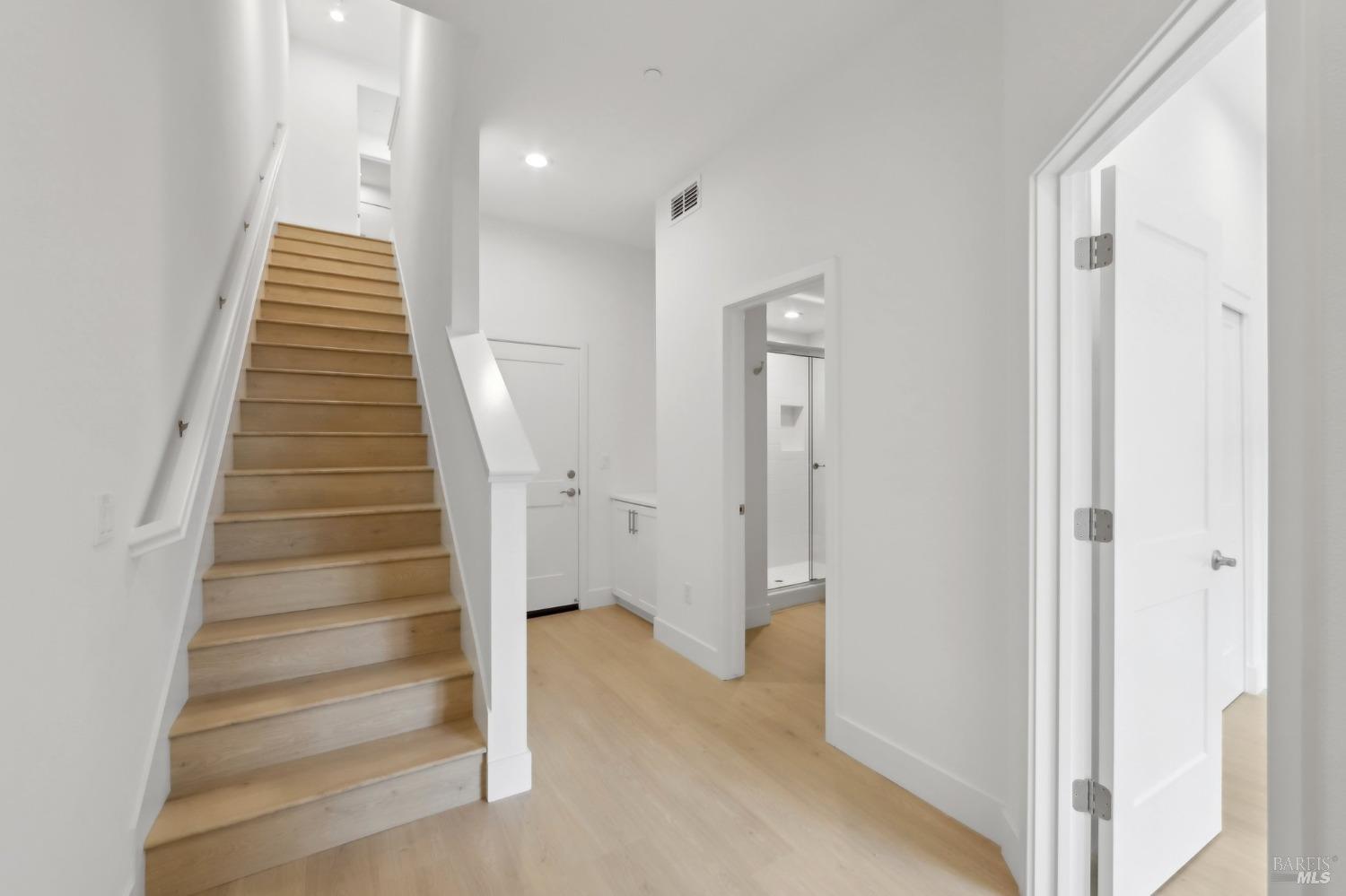 Detail Gallery Image 4 of 33 For 5199 Dalai Lama Ave, Richmond,  CA 94804 - 4 Beds | 4 Baths