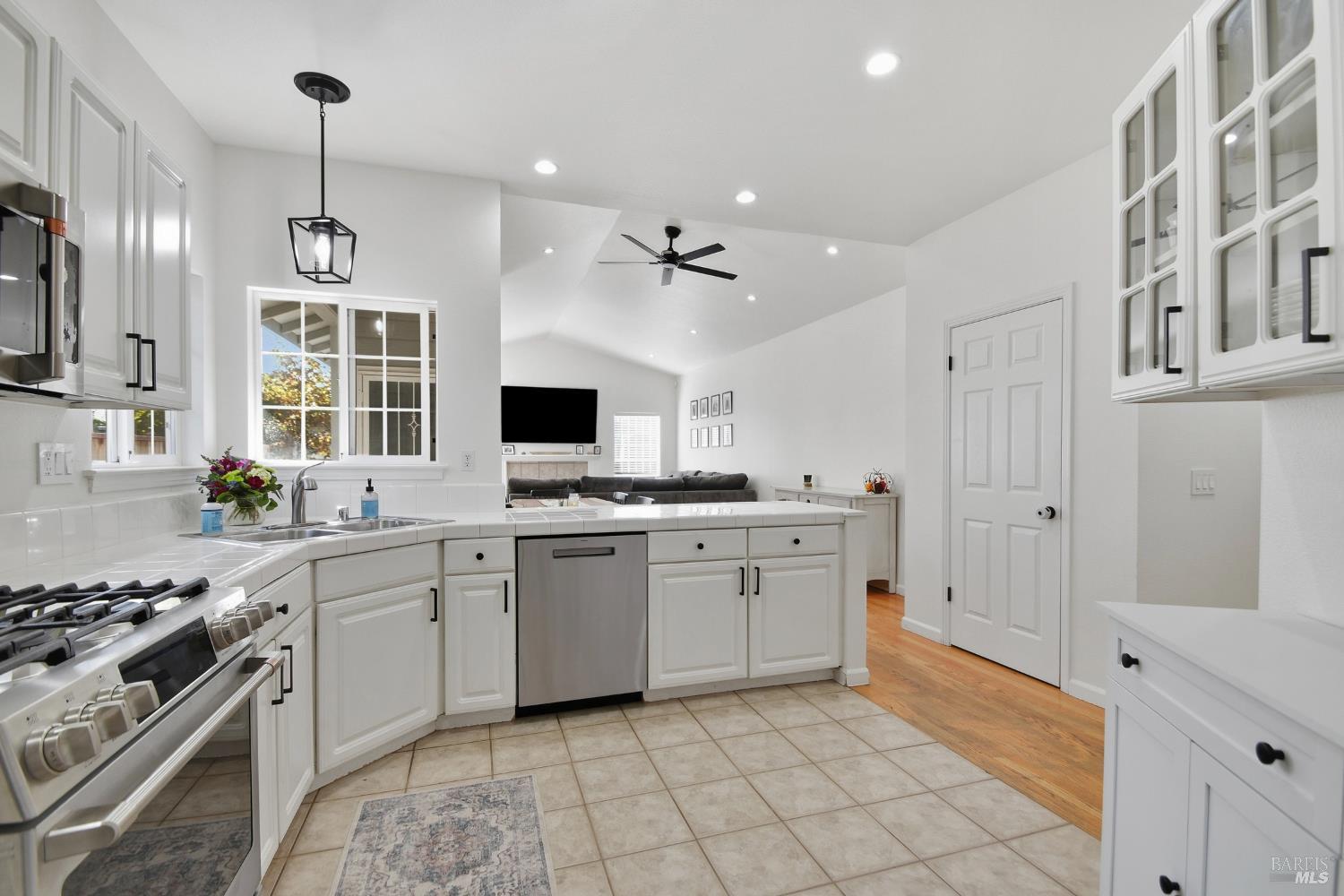 Detail Gallery Image 13 of 40 For 108 Oretsky Way, Cotati,  CA 94931 - 3 Beds | 2 Baths